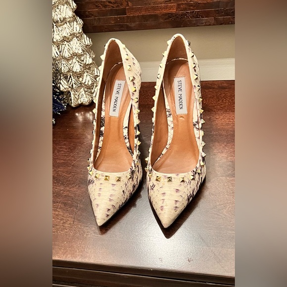 Steve Madden Proto-S Bone Snakeskin Heel with Studs - Picture 1 of 5